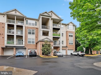 12120 Garden Ridge Ln Unit 202, Fairfax, VA 22030