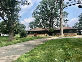 1550 W Union St, Ligonier, IN 46767