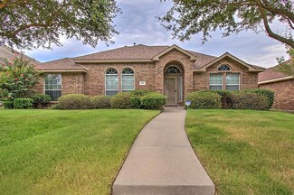 1131 Hampshire Ln, Cedar Hill, TX 75104