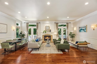 8380 SE 43rd St, Mercer Island, WA 98040