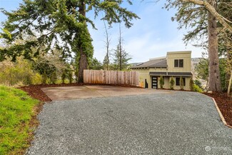 811 Northshore Dr, Bellingham, WA 98226