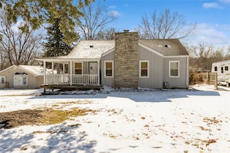 1607 Pioneer Rd, Des Moines, IA 50320
