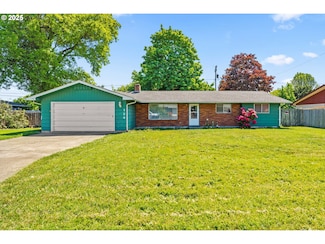 124 E Anchor Ave, Eugene, OR 97404