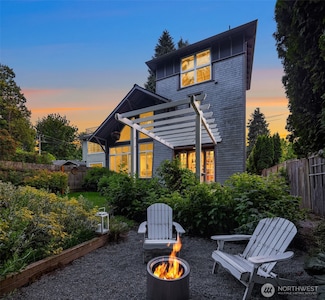 4512 35th Ave W, Seattle, WA 98199