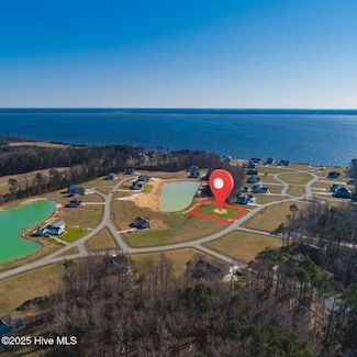 727 W Burton Farm Dr, Minnesott Beach, NC 28510