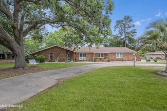 222 Glen Eagles Dr, Ocean Springs, MS 39564