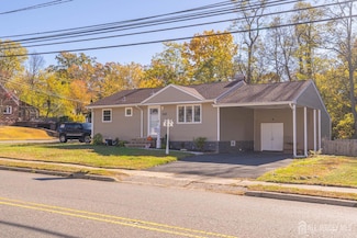 479 Chain O' Hills Rd, Woodbridge Township, NJ 07067