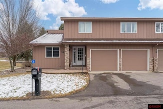 166 View, Mankato, MN 56001