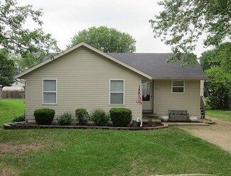 211 Mulvain St, Durand, IL 61024