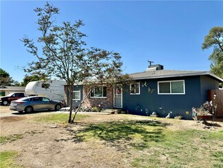 1614 W Dorothea Ave, Visalia, CA 93277