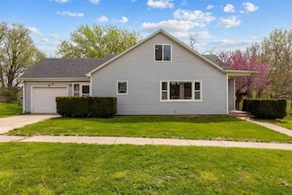 121 N 6th St, West Branch, IA 52358