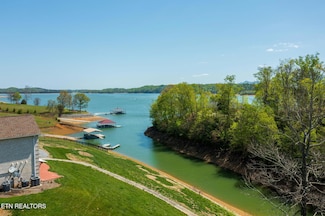 154 Scenic Shores Dr, Dandridge, TN 37725