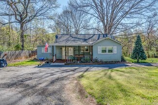 8037 Steele Creek Rd, Charlotte, NC 28217