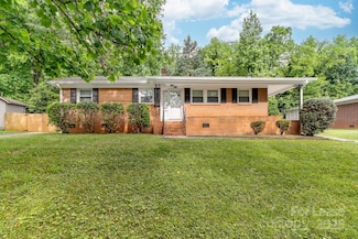 3121 Sudbury Rd, Charlotte, NC 28205