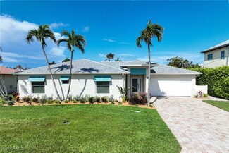8 Palmview Blvd, Fort Myers Beach, FL 33931