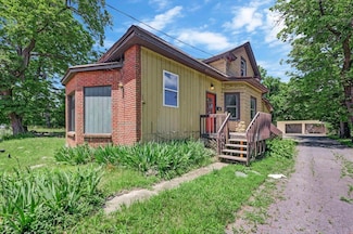 1198 W Main St, Stroudsburg, PA 18360