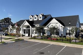 500 Sutton Ct Unit 134, Deer Park, NY 11729