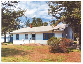 110 S Powell St, Palisade, NE 69040