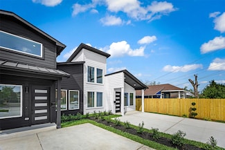 2105 Melbourne St Unit A, Houston, TX 77026