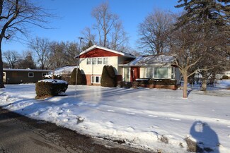 215 E Walnut St, Walnut, IL 61376