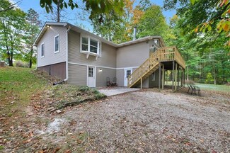 10408 New Cut Rd, Greenville, IN 47124
