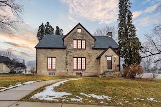312 Randolph St, Edgerton, WI 53534