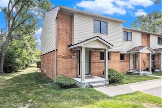 3990 Old Creek Rd, Troy, MI 48084