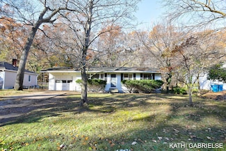 14653 154th Ave, Grand Haven, MI 49417