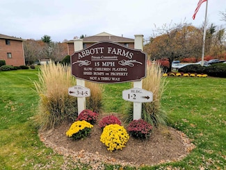 312 Abbott Farm Ln, Hudson, NH 03051