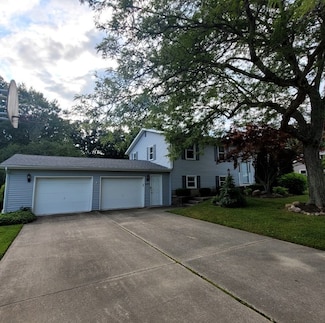 5370 Somerset Dr, Fairview, PA 16415