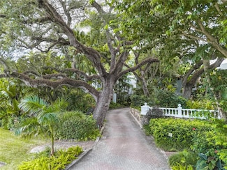 2475 S Bayshore Dr, Miami, FL 33133