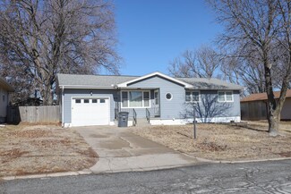 916 S Scenic Dr, Oakland, IA 51560