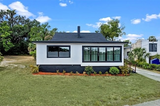 209 N 14th St, Leesburg, FL 34748