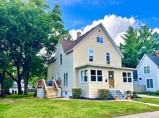 427 & 427.5 6th St, Dekalb, IL 60115