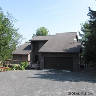 27 Juniper Ln, Athens, NY 12015