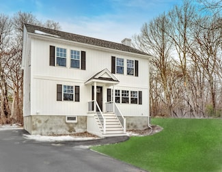 8A Parker St, Wilmington, MA 01887