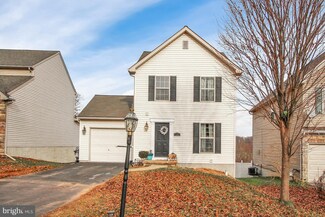 725 Thomas Armor Dr, Windsor, PA 17366