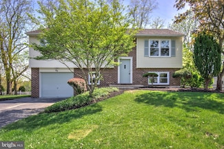 82 Allen Rd, Ephrata, PA 17522