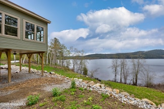 38 Whitney Ave, Schroon Lake, NY 12870