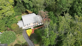 1323 Buttermilk Ln, Reston, VA 20190