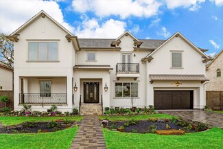 8304 Maple Ct, Bellaire, TX 77401