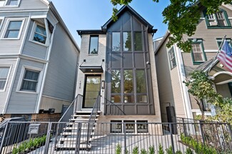1438 W Barry Ave, Chicago, IL 60657