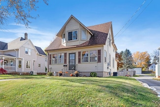 317 S Main St, Hartford, WI 53027