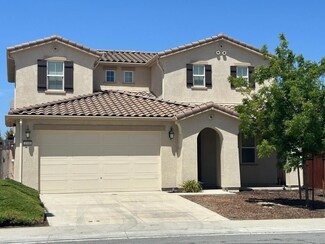 1540 Park Trail Dr, Hollister, CA 95023
