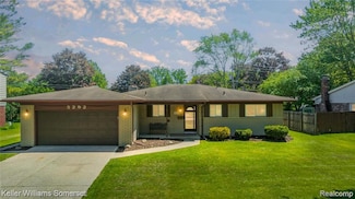 5292 Abington Dr, Troy, MI 48085