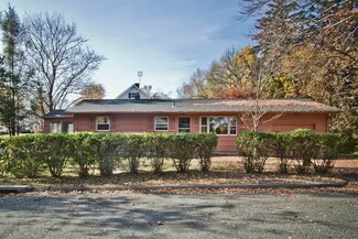 1 Graystone Cir, Worcester, MA 01606