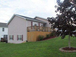 101 Northern Place, Mount Hope, WV 25880