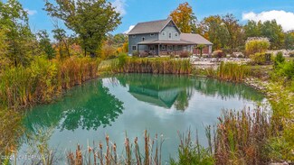 1175 E Calvin Dr, Hartsburg, MO 65039