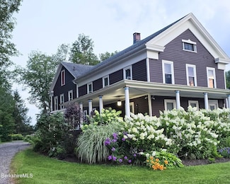 396 Maple St, Hinsdale, MA 01235