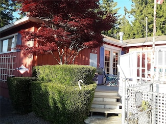 176 N Maple St, Camano, WA 98282